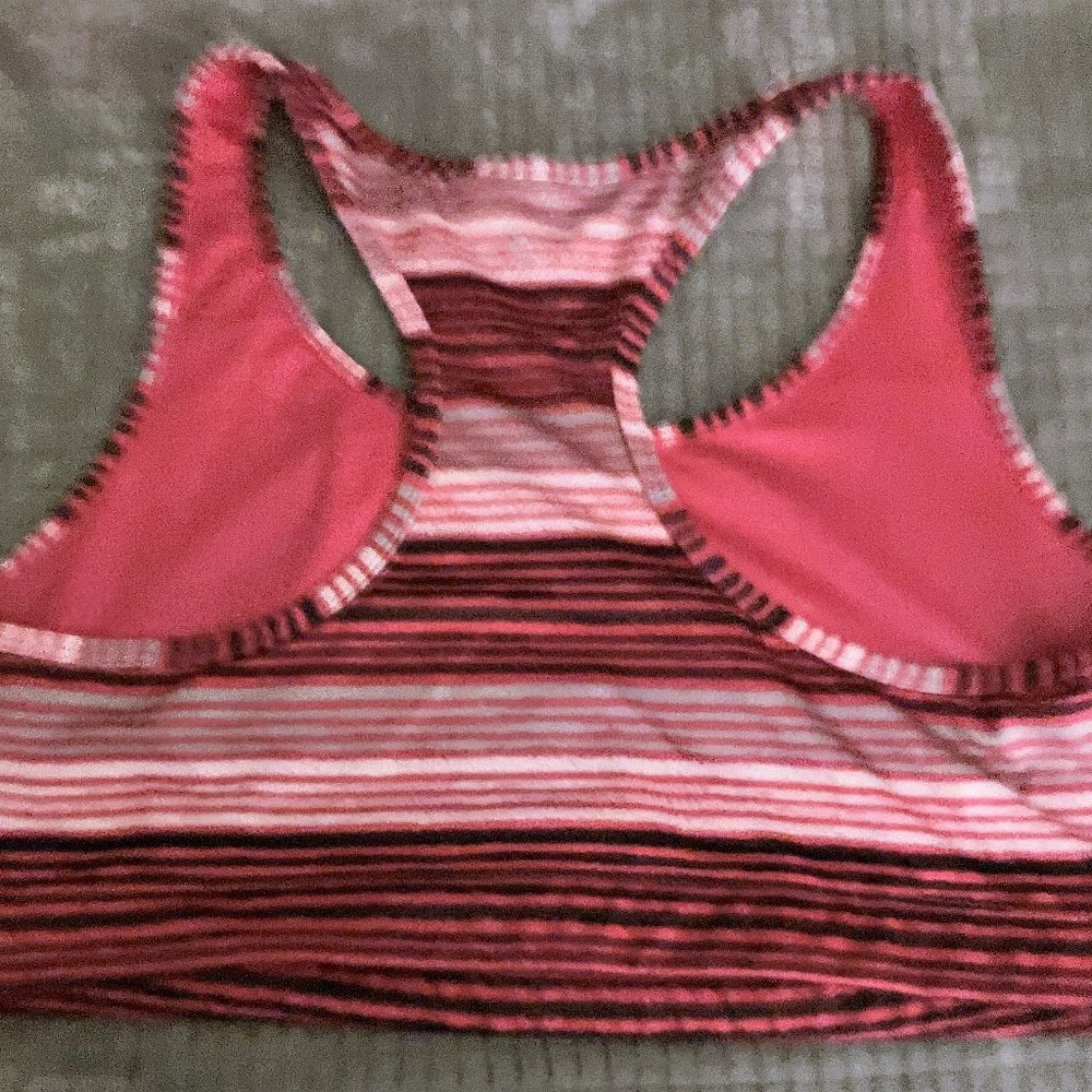 Sports  bra - Picture 2 of 3